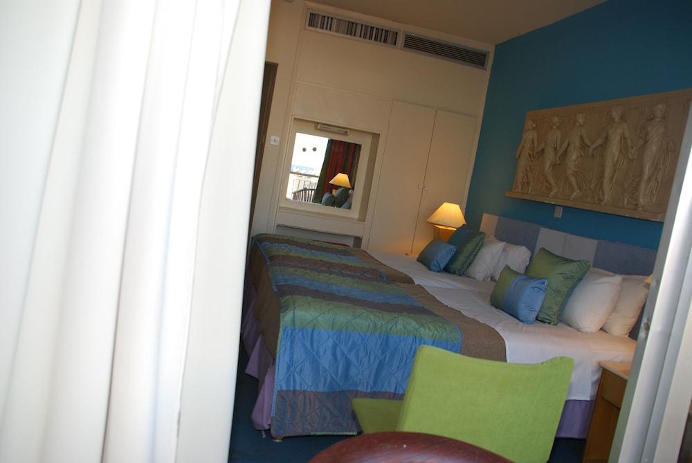 The Caravel Hotel リマソール エクステリア 写真