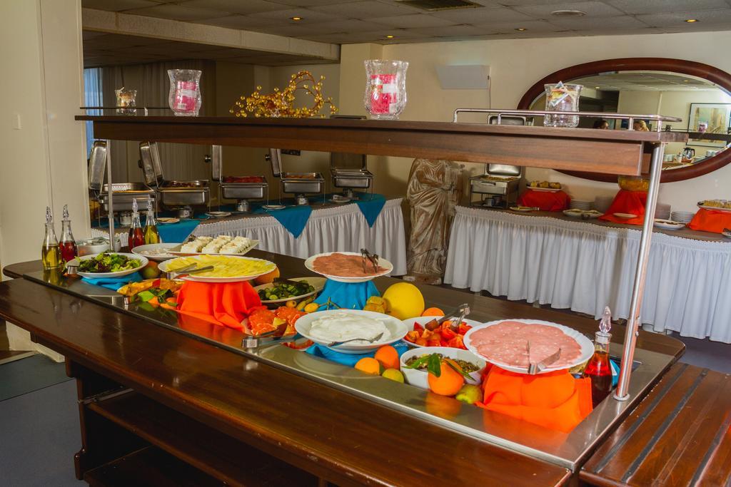 The Caravel Hotel リマソール エクステリア 写真